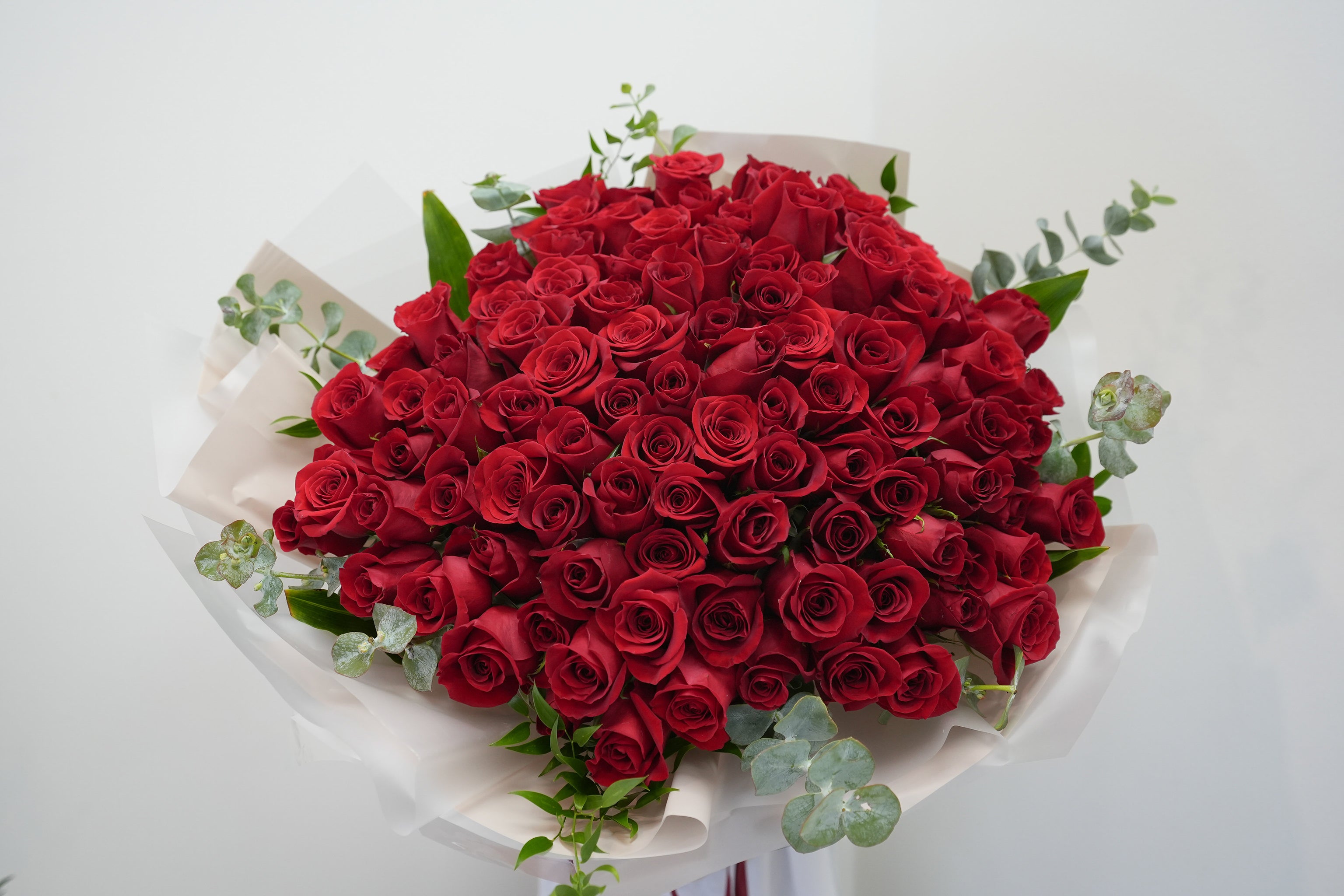 100 Red Roses Bouquet - Flower & Plant Free Delivery | Toronto Flower ...
