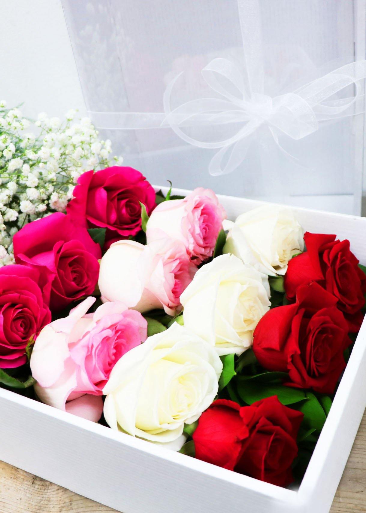 12 Mixed Roses in a Box (including Red Roses - Toronto Flower Gallery